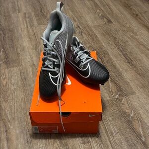 Best 25+ Deals for Mens Vapor Carbon Cleats | Poshmark